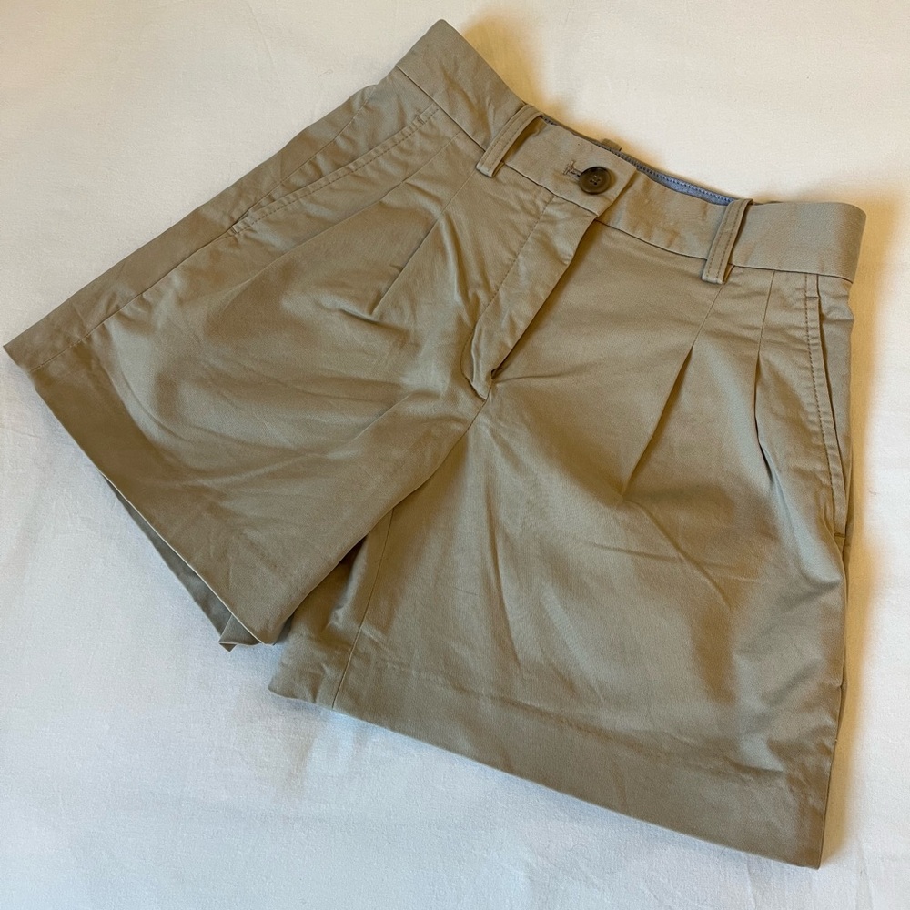 Babaton Chino Hi-Rise Mid-Thigh Pleated Short